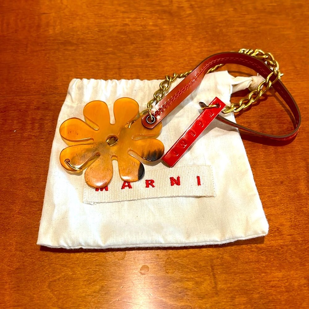 Authentic Marni necklace. Gold tone metal chain. Resin & leather.